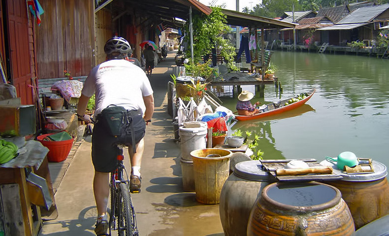 Damnoen-Saduak-floating-market-bangkok-thailand-14