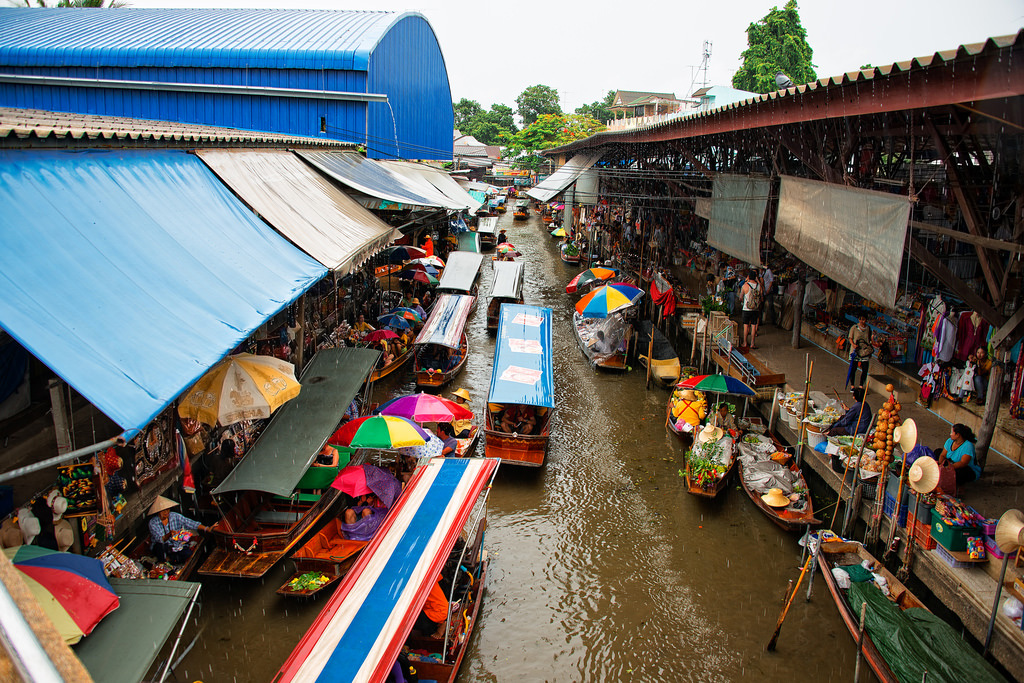 Damnoen-Saduak-floating-market-bangkok-thailand-4