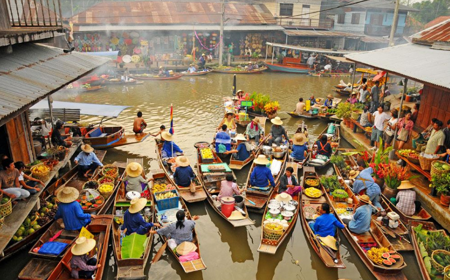 Damnoen-Saduak-floating-market-bangkok-thailand