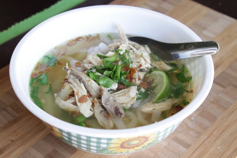 Laotian food - Khao Piak Sen