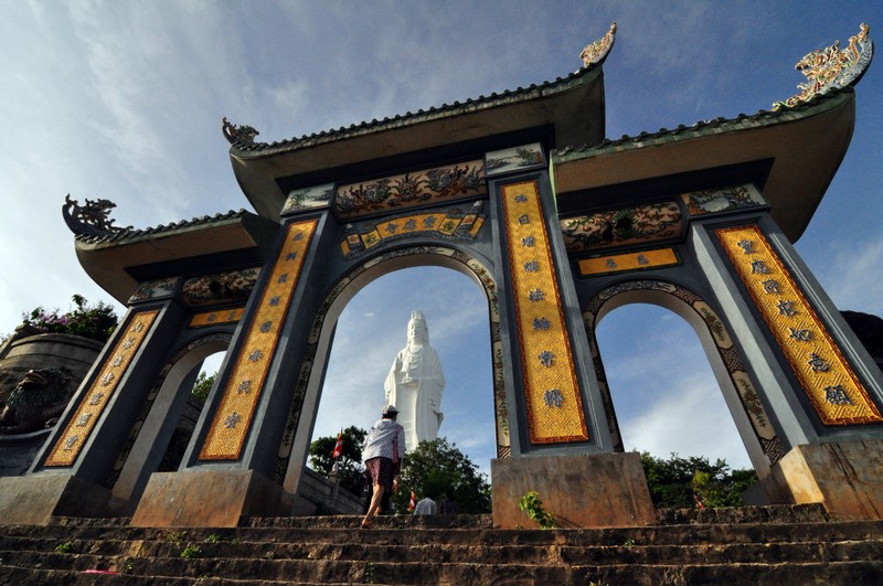 Linh Ung Pagoda. Photo: Ee Shawn