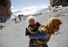 20+ striking photos show the many sides of daily life in Tibet
