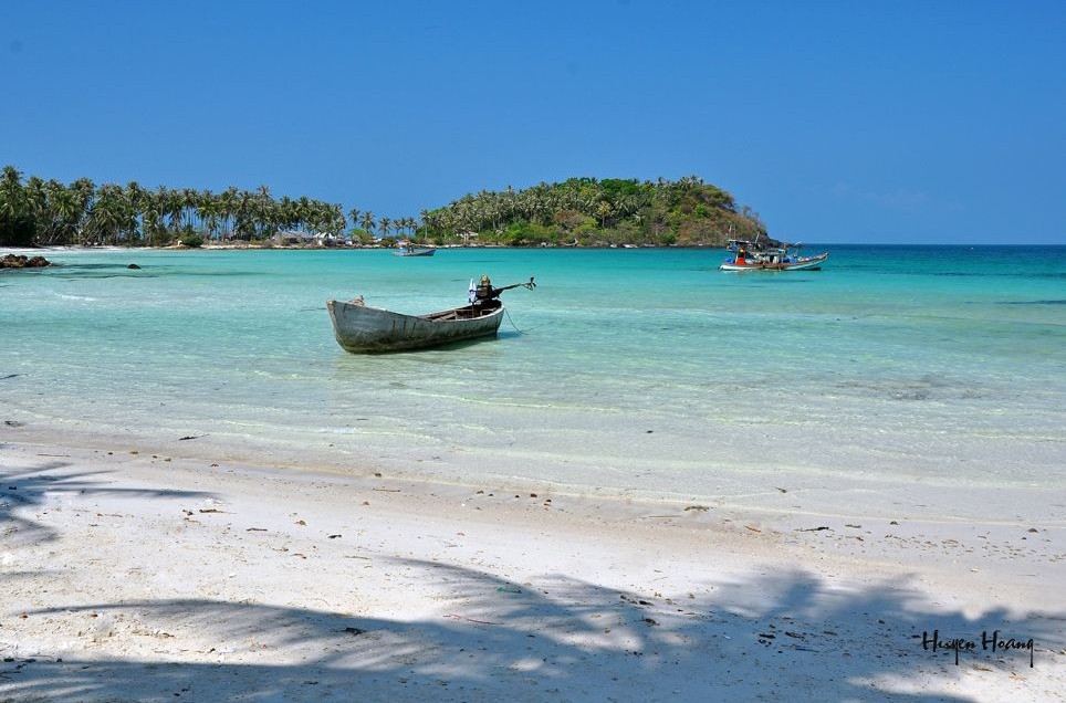 chuong beach hon mau nam du islands kieng giang vietnam