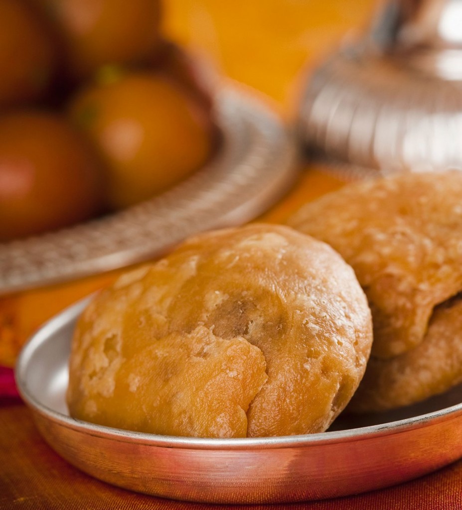 kachori-in-benares-best-street-food-in-india