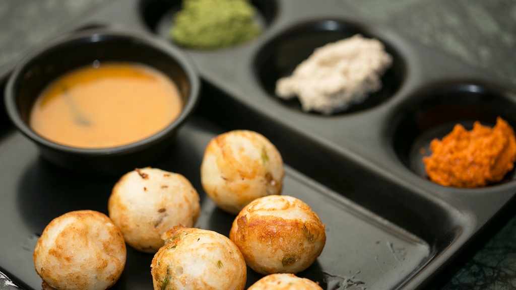 kuzhi-paniyaram-in-chennai-best-street-food-in-india