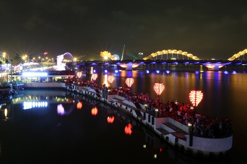 This is where couples can’t miss when traveling to Danang. Photo: dituphuong.com
