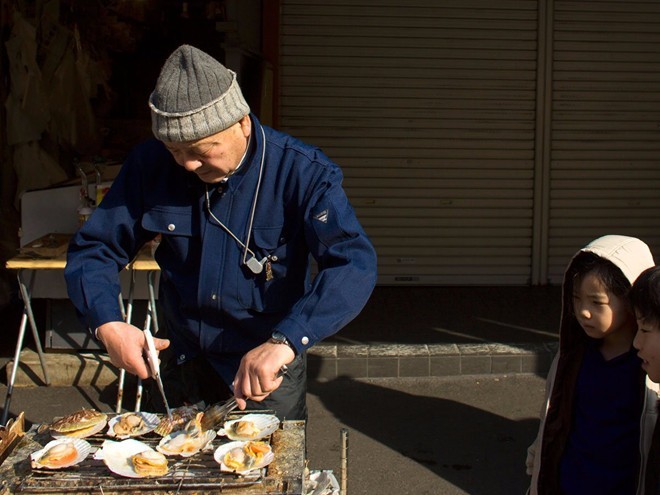tsukiji-fish-market-tokyo-japan-8