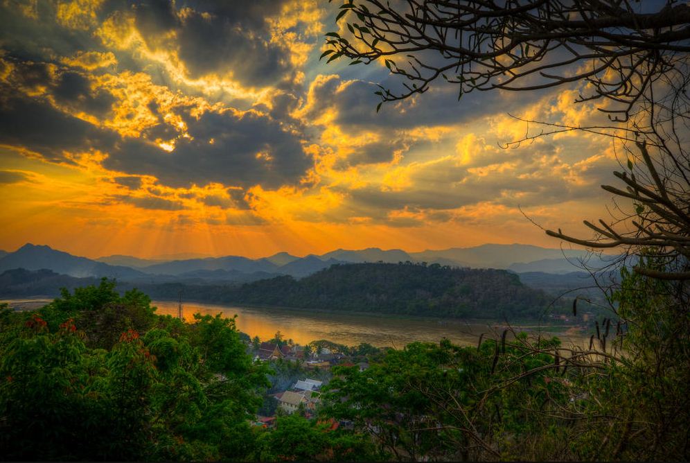 phu si hill luang prabang phousi mount