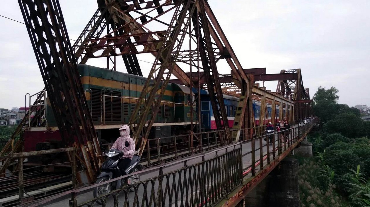 21 long-bien-bridge-hanoi vietnam guide maps hanoi tourist attractions hanoi tourist information top things to do in hanoi tours 23