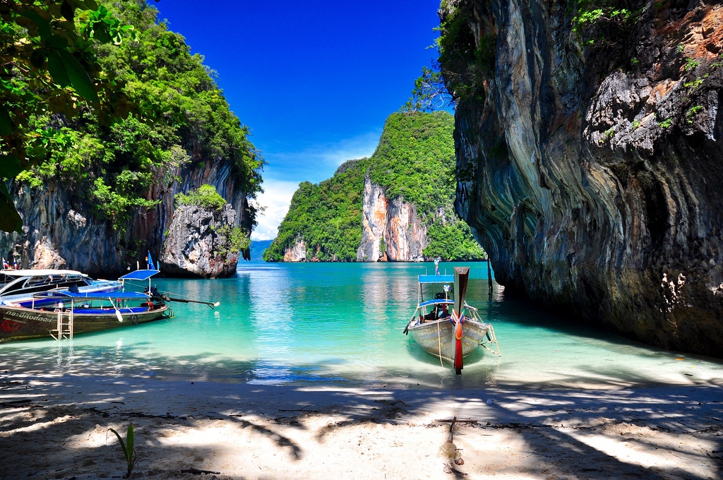 Ao Nang - one in the two famous spot in Krabi Photo: fox19044