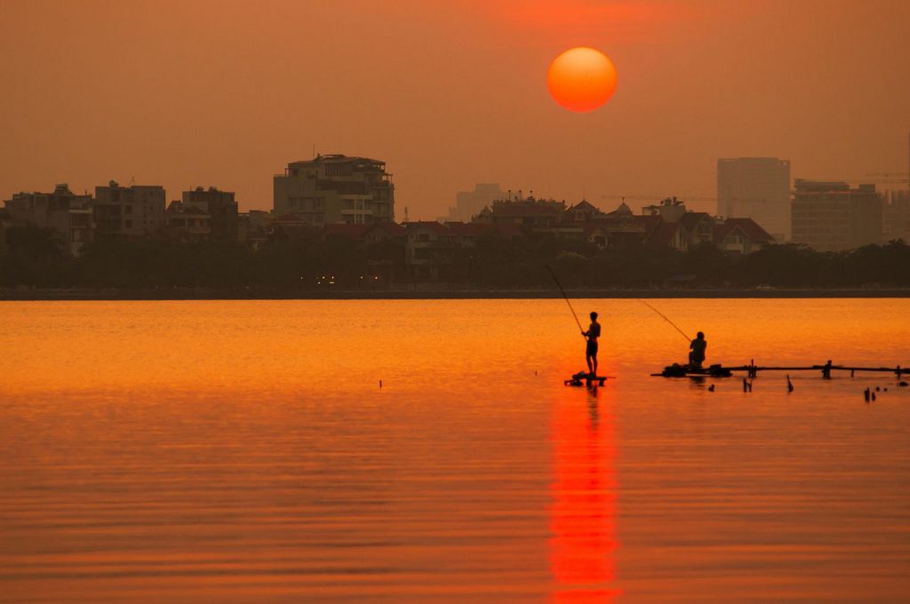 EH-Sunset-on-West-Lake-Hanoi-attraction-city-tour vietnam 2