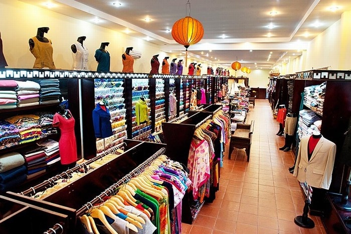 High-quality, luxurious silk products_Hoi an silk village tour guide_source mytour.vn