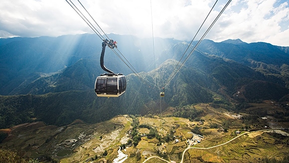 Longest-non-stop-three-rope-cable-car_tcm25-416028