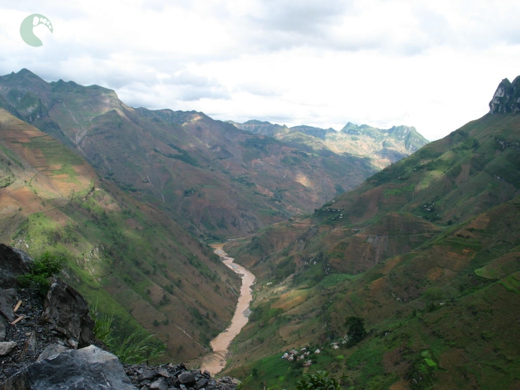 Ma Pi Leng pass in Ha Giang province, is the mightiest of all mountain passes in Vietnam