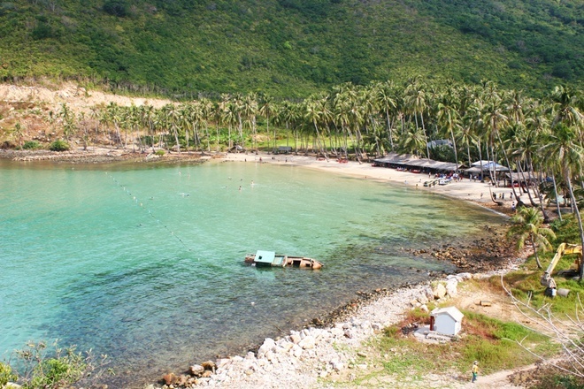 Men beach - The most beautiful of Cu Tron