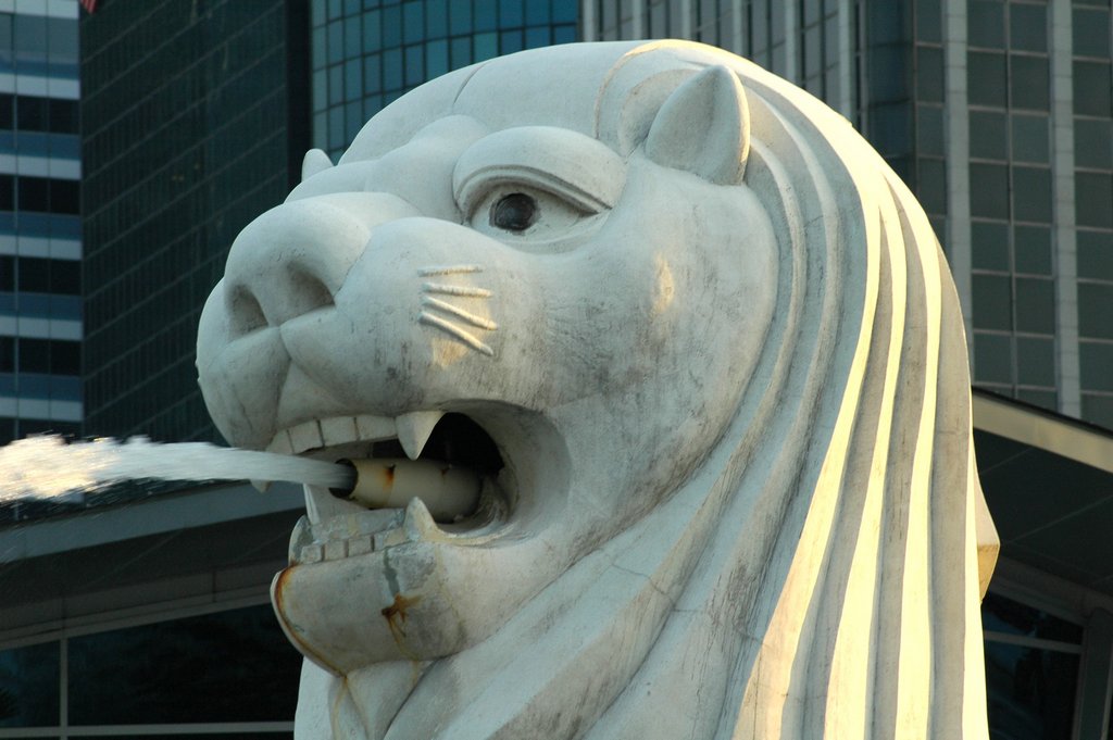 Merlion_Closeup_Large wikimedia.org