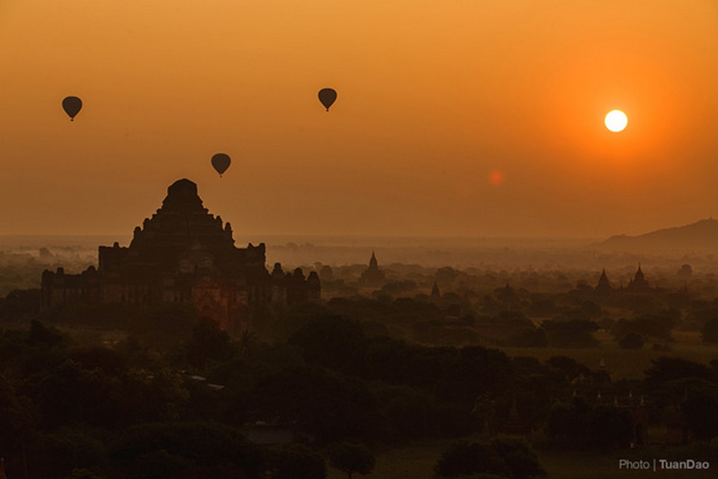 One of the moments not to be missed while in Bagan, beautiful scenery at dawn will surprise you_Bagan travel guide_source:Tuan Dao
