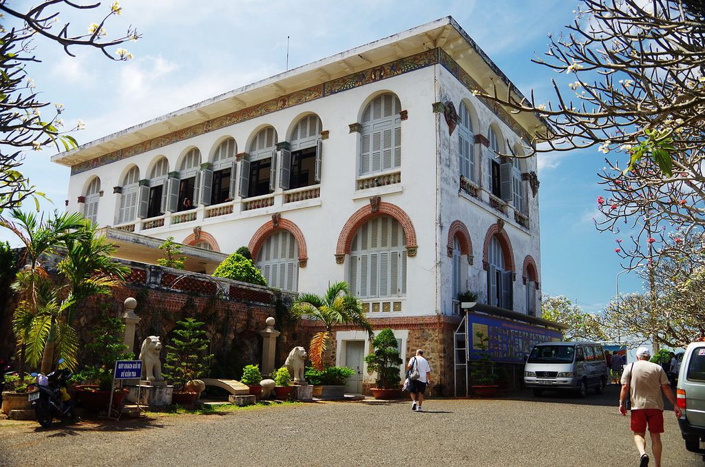 Bach Dinh has become an attractive place to tourists.