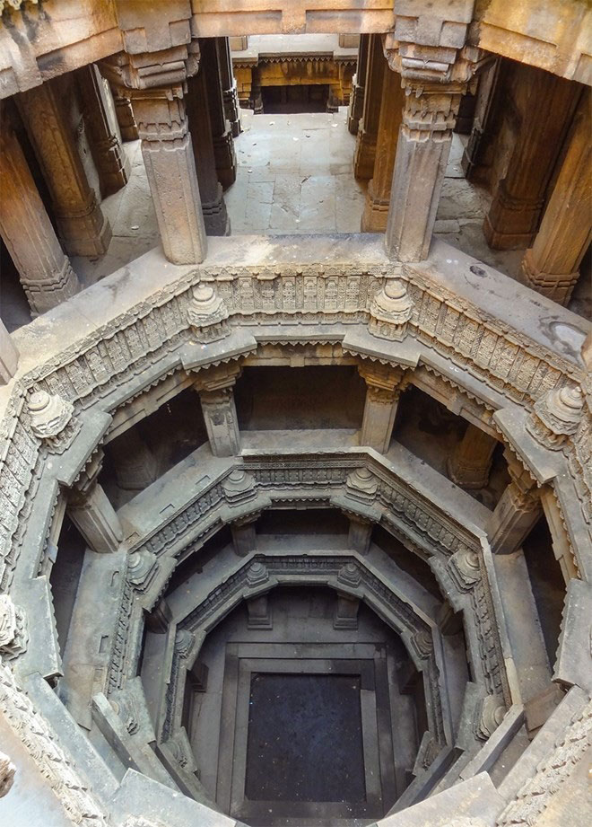 beauty-of-Indias-underground-wells-india