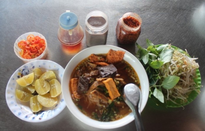 bun rieu con dao