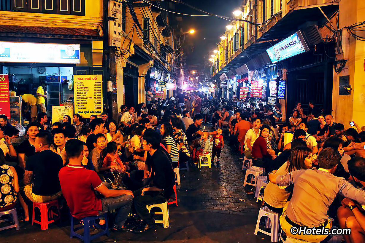 cold beer in hanoi old quarter street foods