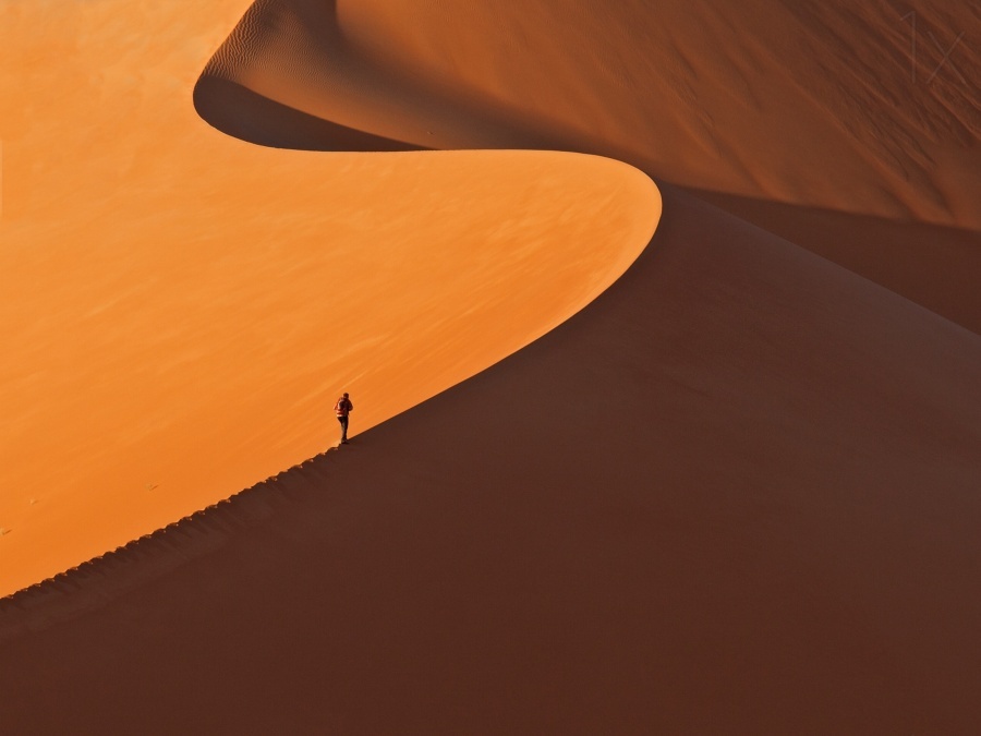 enormous and incredible the world-7