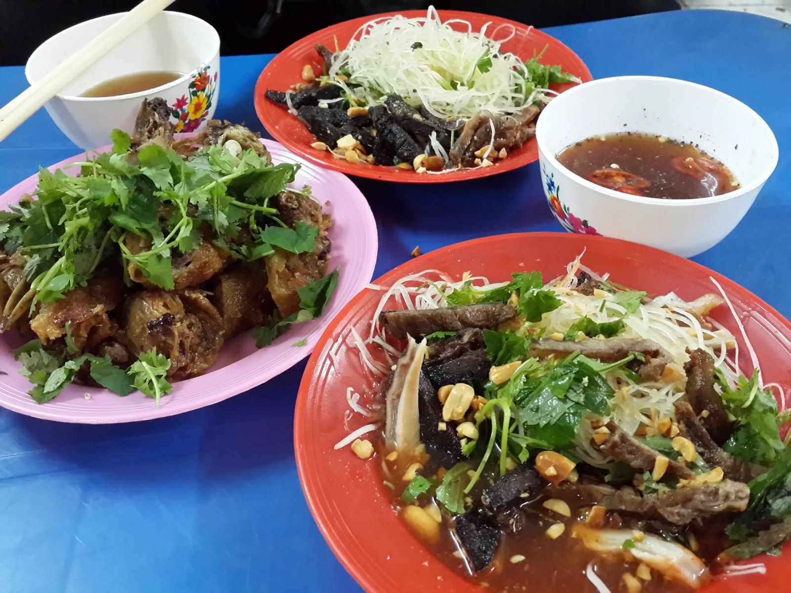 hanoi street foods in old quarter