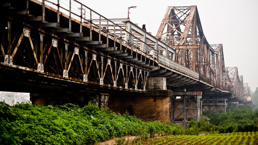 long-bien-bridge-hanoi vietnam guide maps hanoi tourist attractions hanoi tourist information top things to do in hanoi 3