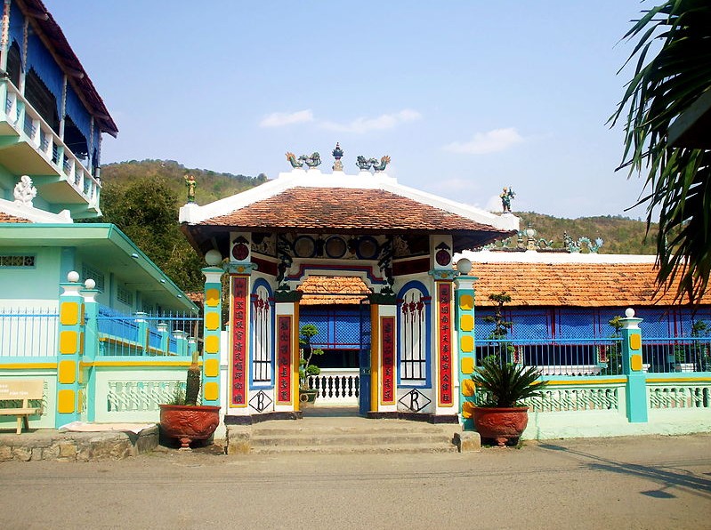 long son big house vung tau guide history le van muu