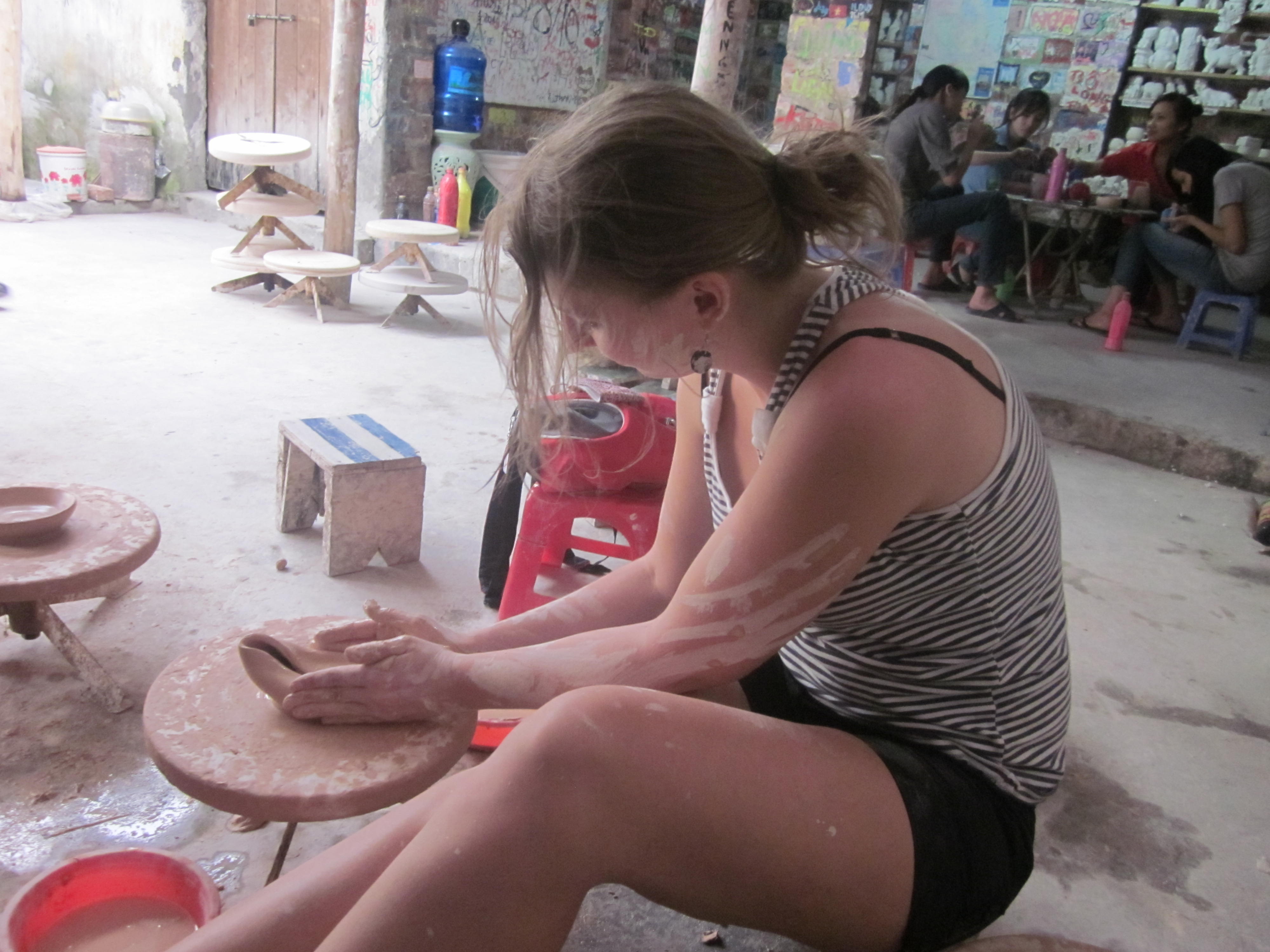 making pottery yourself_source: sinhcafe.vn