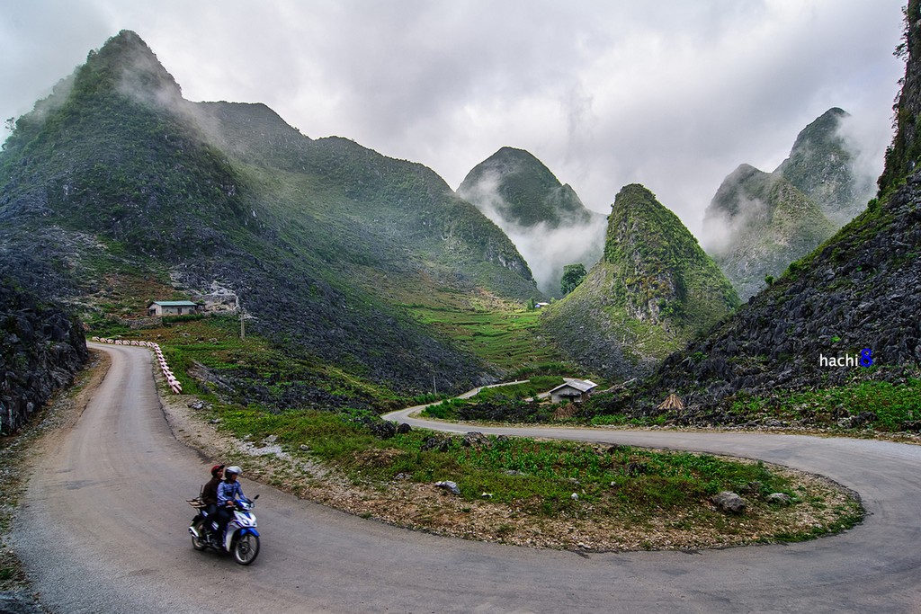 meander in Ha Giang Town