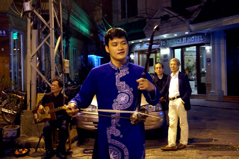music 36 street hanoi old quarter of hanoi  hanoi tourist attractions hanoi tourist information things to do in hanoi hang bac th