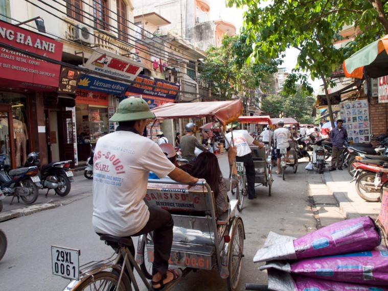 old quarter of hanoi  hanoi tourist attractions hanoi tourist information things to do in hanoi selling t