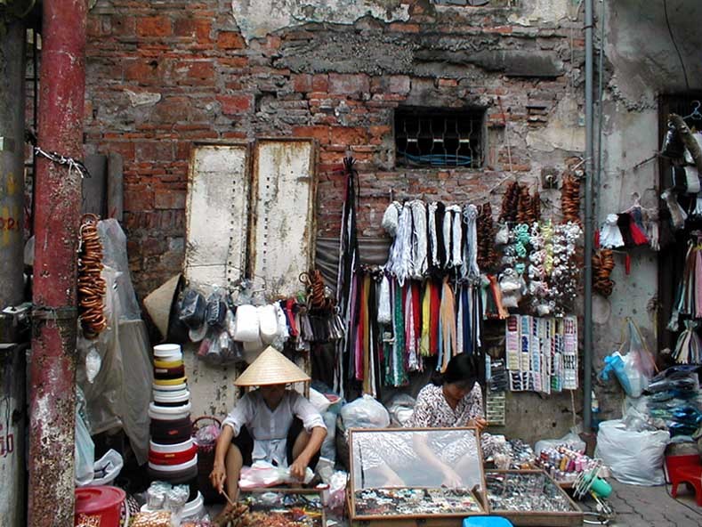 old quarter of hanoi  hanoi tourist attractions hanoi tourist information things to do in hanoi selling