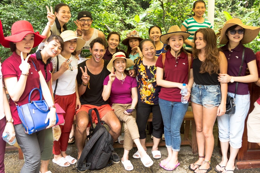 photo with chinese tourists in phong nha vietnam