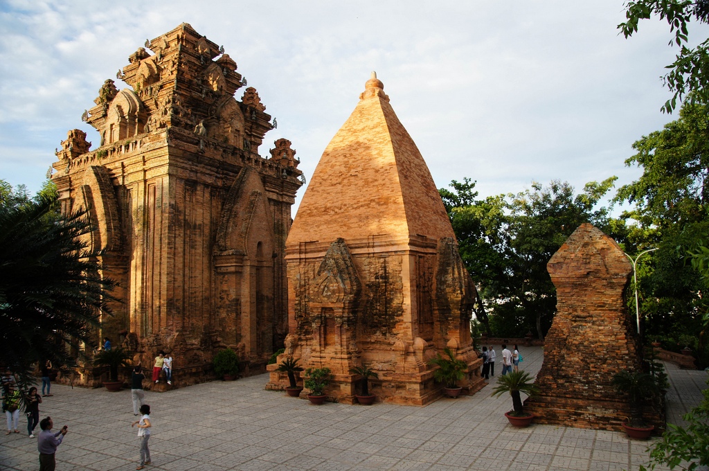 ponagar cham tower2