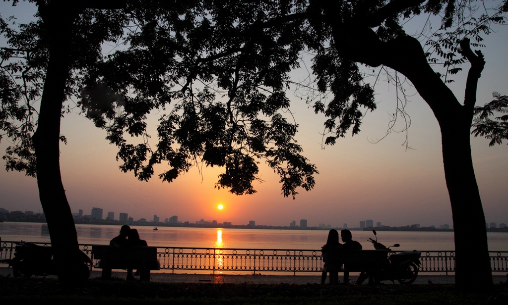 sunset at ho tay west lake hanoi yt