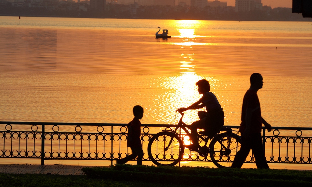 sunset at ho tay west lake hanoi yy
