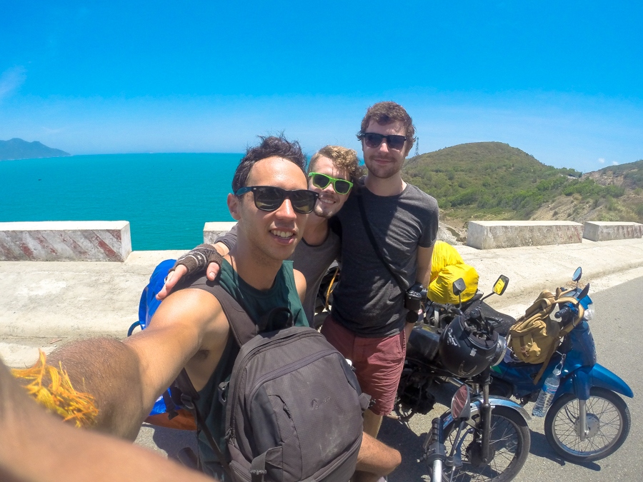 take photos with friends