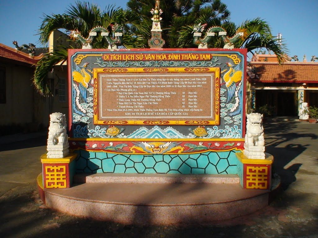 thang-tam-monument