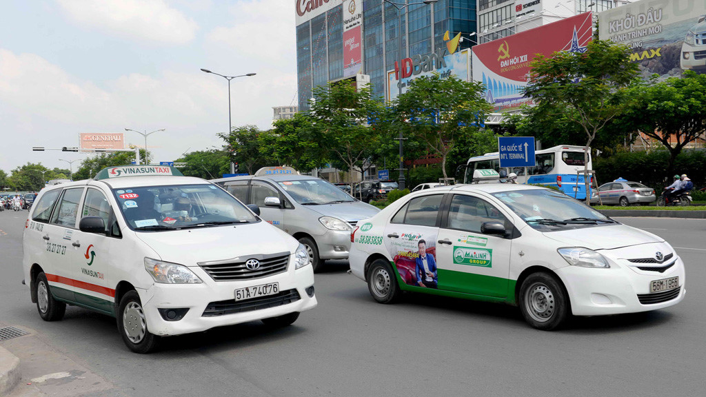 Is traveling by taxi an adequate choice????