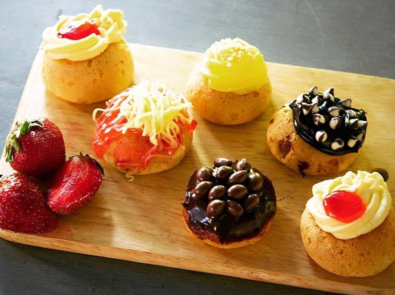 Some cakes in Windmills Coffee. Photo: facebook Windmills Coffee