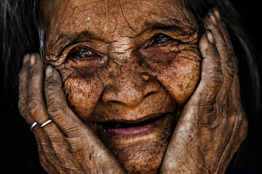 103-Year-Old Lady From The Rengao Ethnic Group Eyes-are-windows-of-the-soul