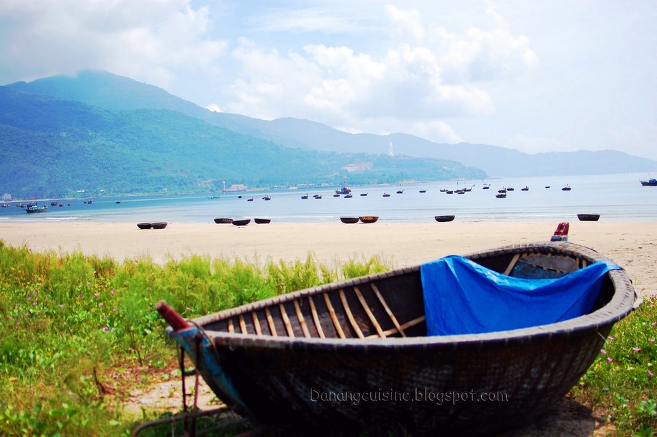 Irresistible beauty of My khe beach