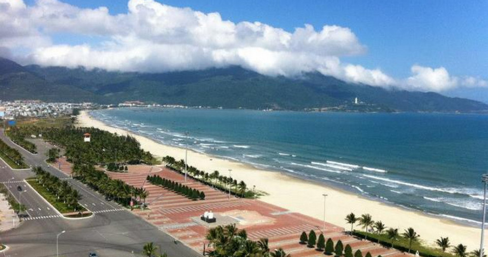 pham van dong beach danang
