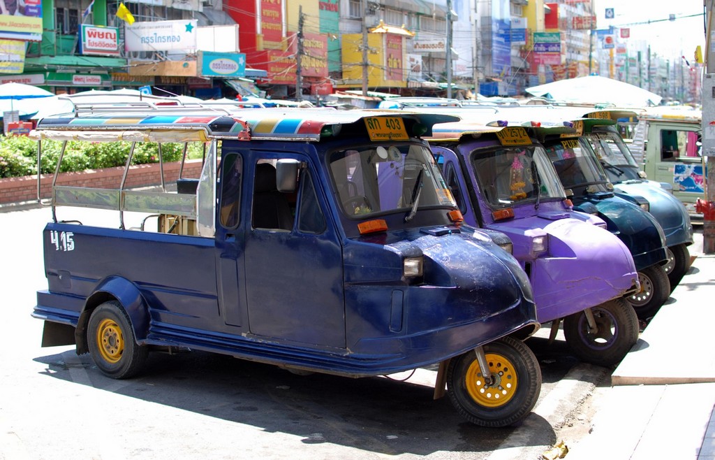 Ayutthaya tuk-tuk thai trip travel guide transportation