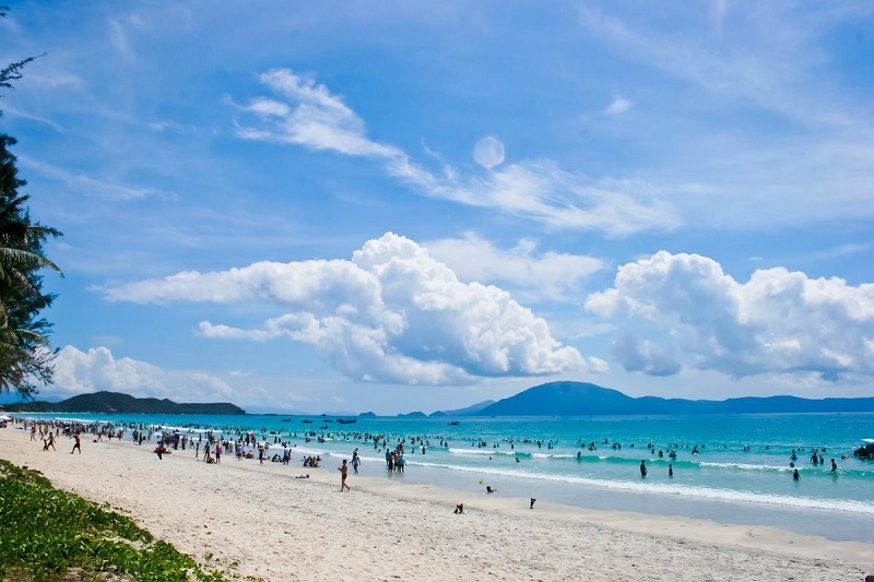 Bac My An boasts white sand, blue and warm water.