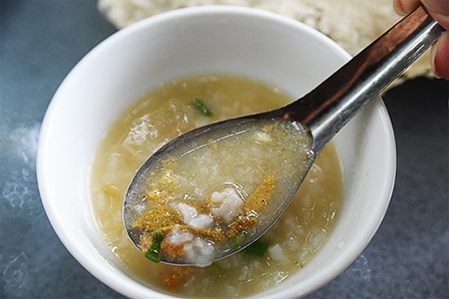 Enjoying sea urchin porridge and admiring wild beauty of Nam Du is very worth-experiencing