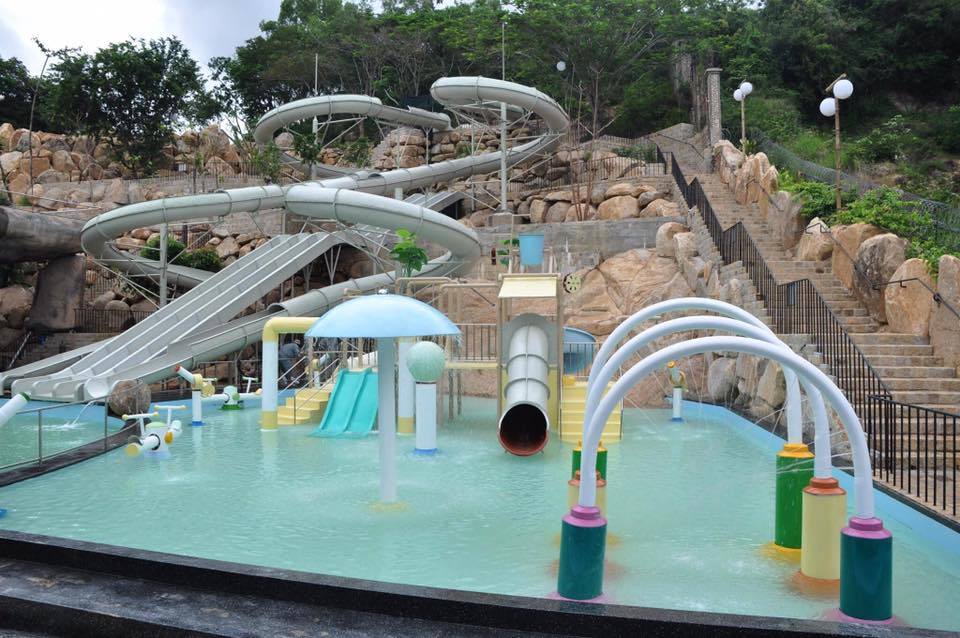 First hot mineral water park in Vietnam