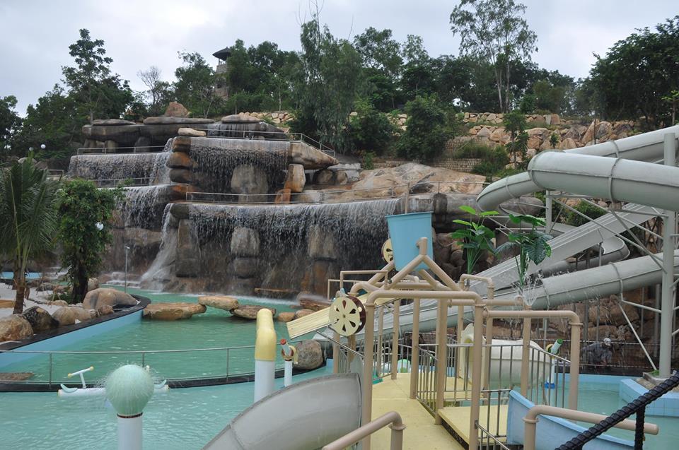 First hot mineral water park in Vietnam